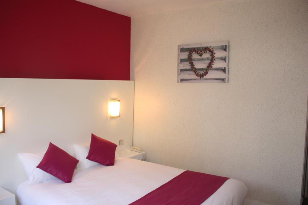 Photo of Bedroom in Locronan