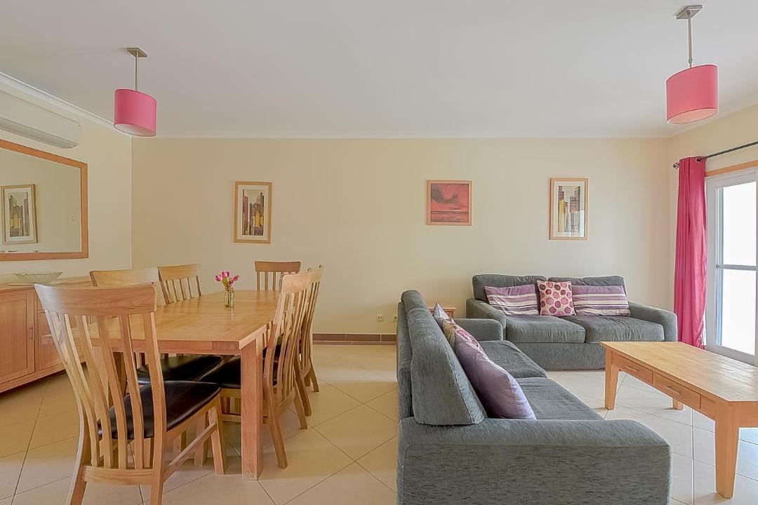 Photo of Livingroom in Canada