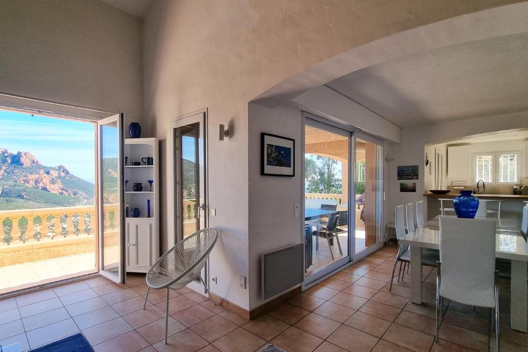 Photo of Livingroom in Antheor