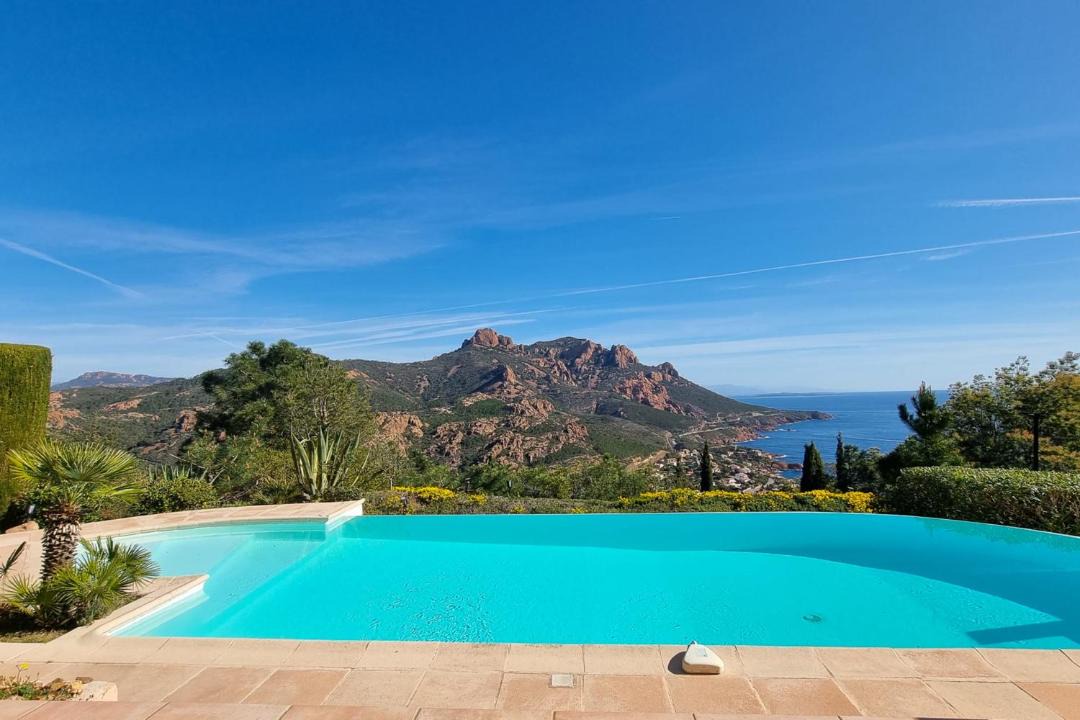 Photo of Outdoor in Antheor