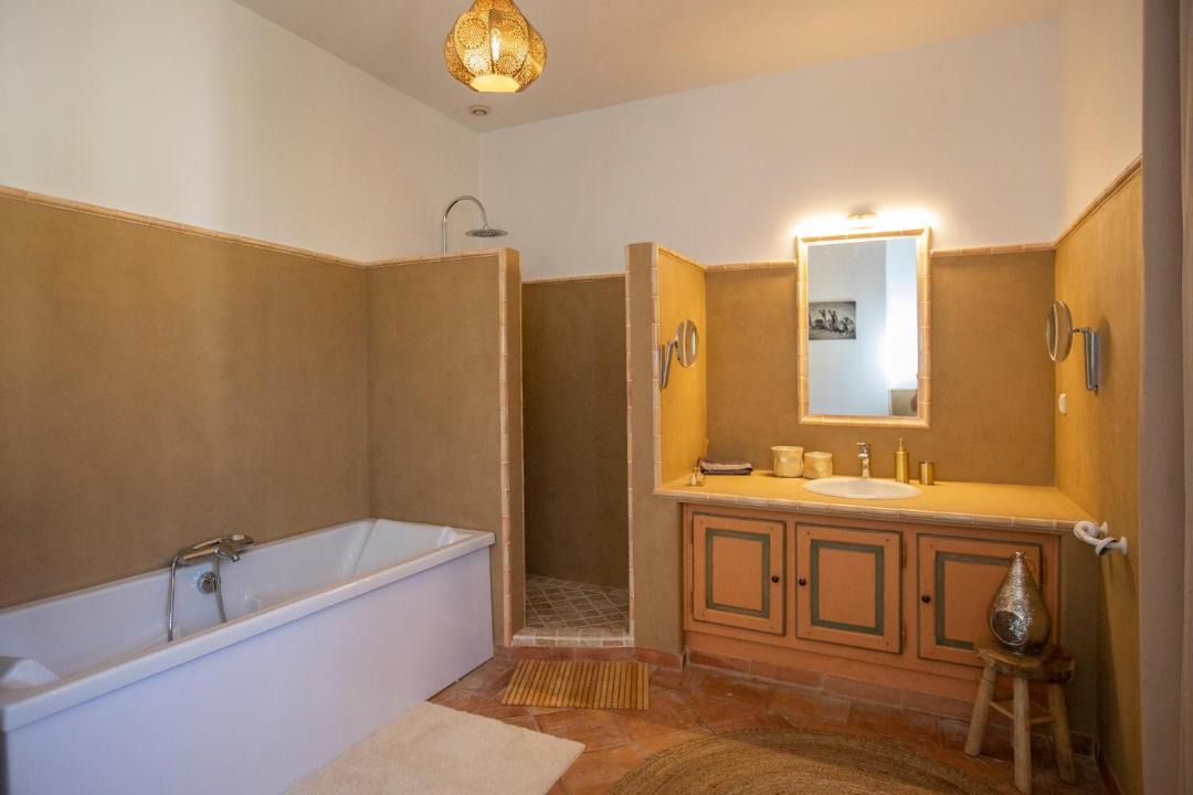 Photo of Bathroom in Saint-Martin-de-Crau