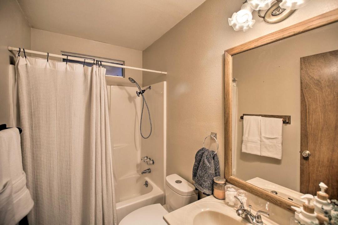 Photo of Bathroom in Pine Mountain Club