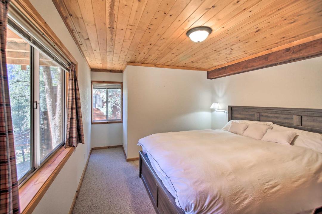 Photo of Bedroom in Pine Mountain Club