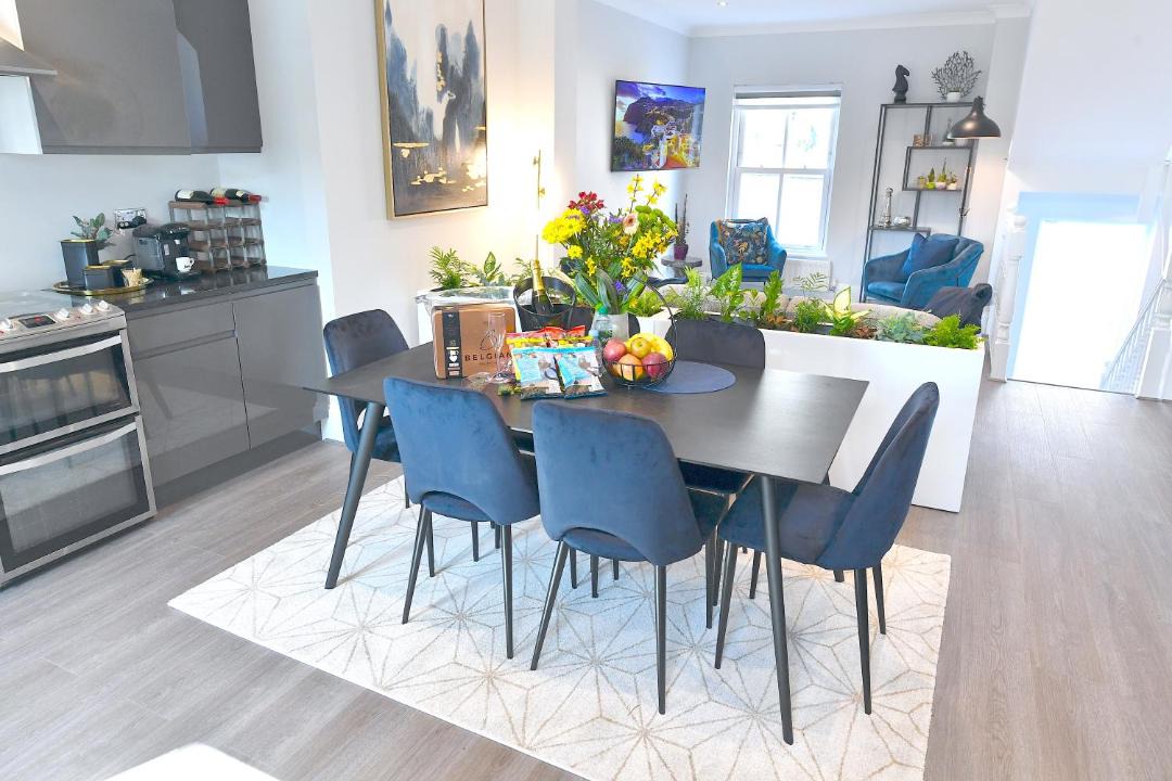Photo of Livingroom in Bishop's