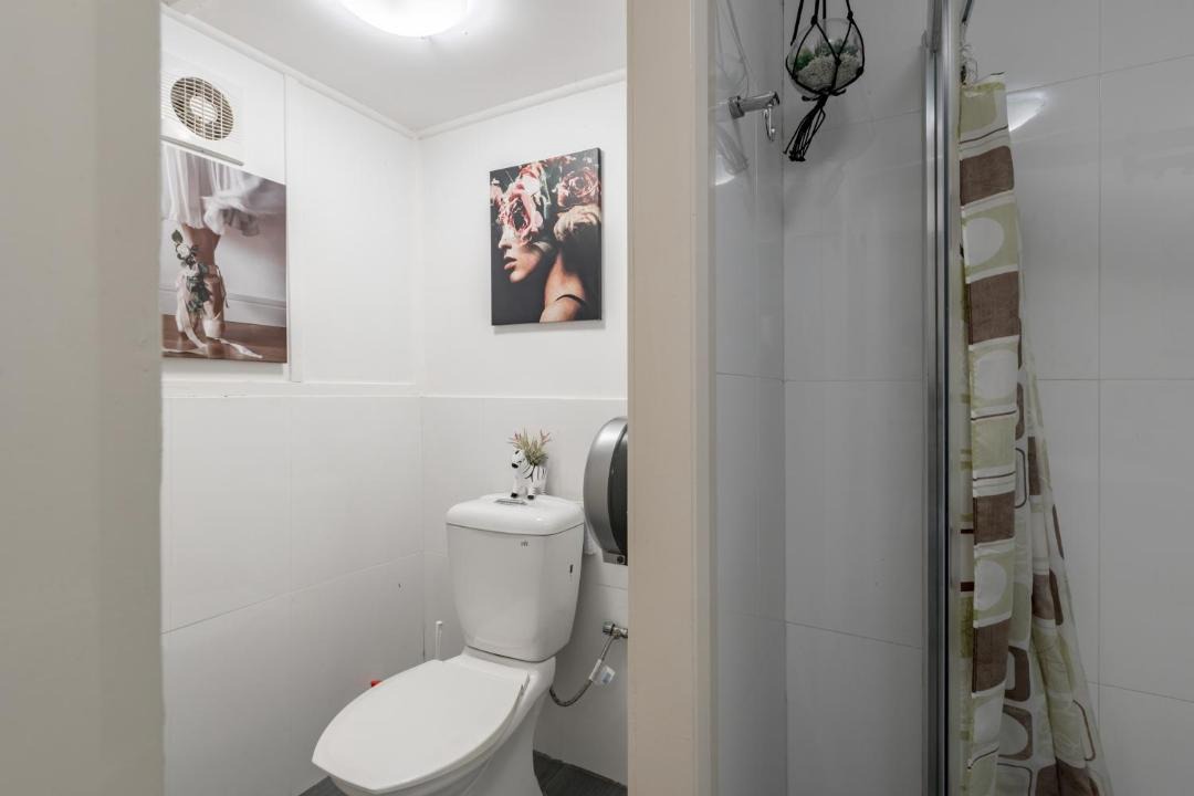 Photo of Bathroom in Mascot