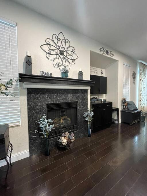 Photo of Livingroom in Regency Park