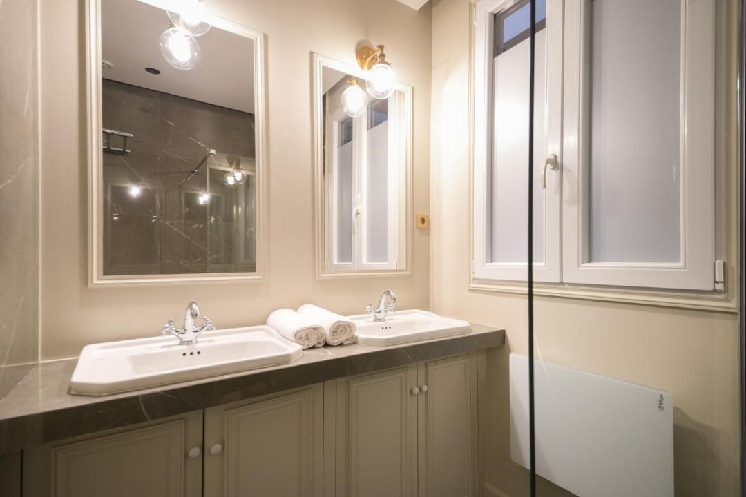 Photo of Bathroom in Sorbonne