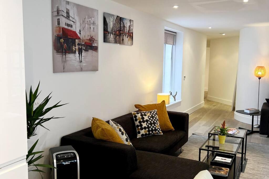 Photo of Livingroom in Covent Garden