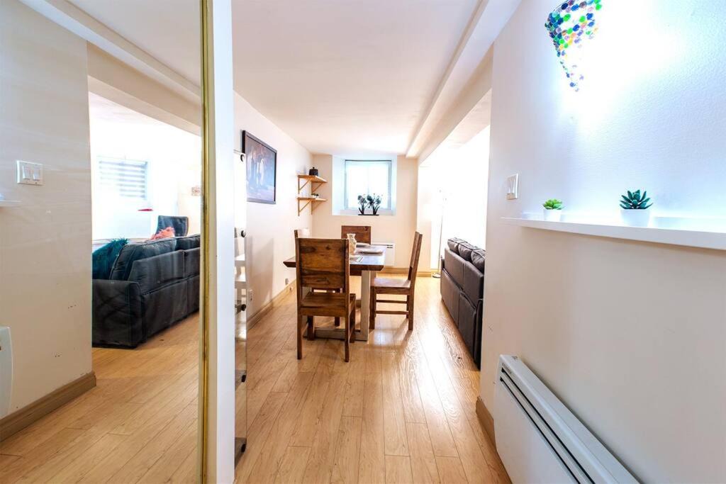 Photo of Livingroom in Shaughnessy Village
