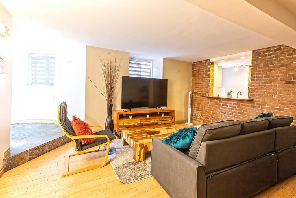 Photo of Livingroom in Shaughnessy Village