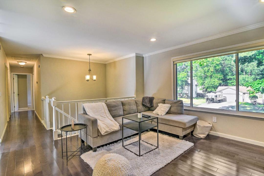 Photo of Livingroom in West Bloomfield