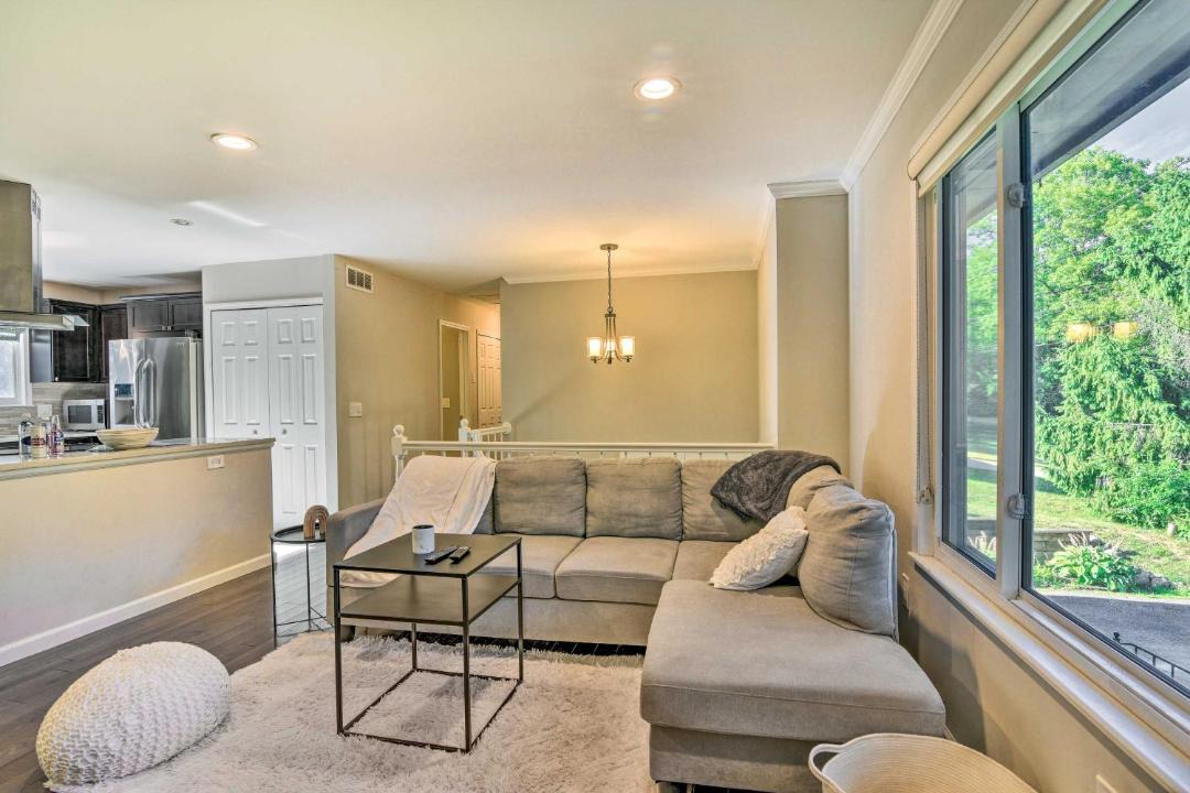 Photo of Livingroom in West Bloomfield
