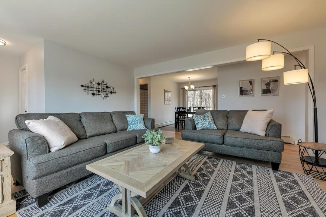 Photo of Livingroom in Salsbury Cove