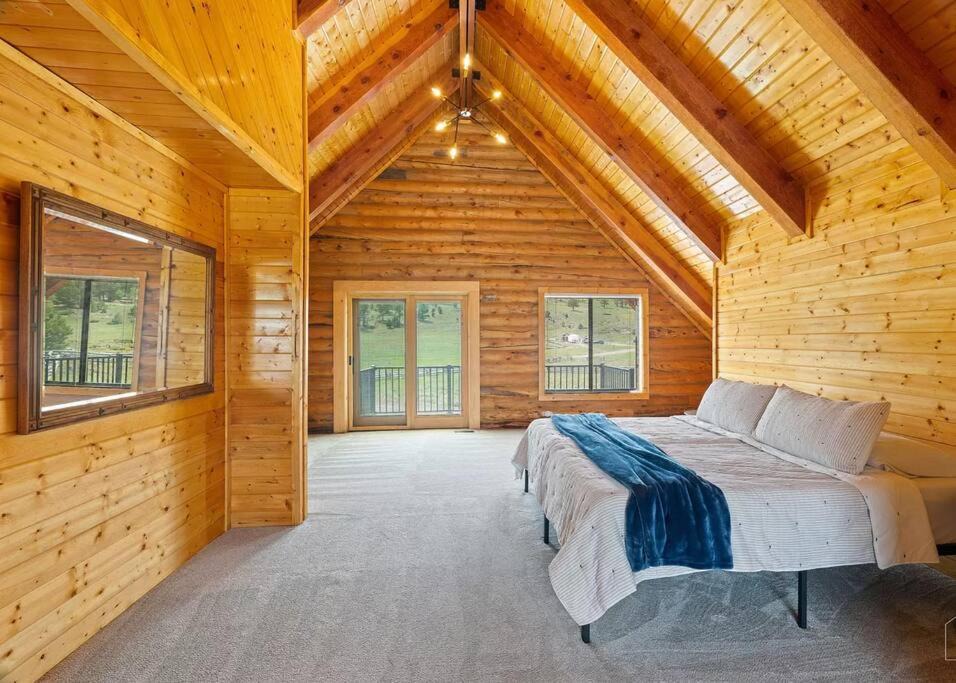 Photo of Bedroom in Mammoth Creek