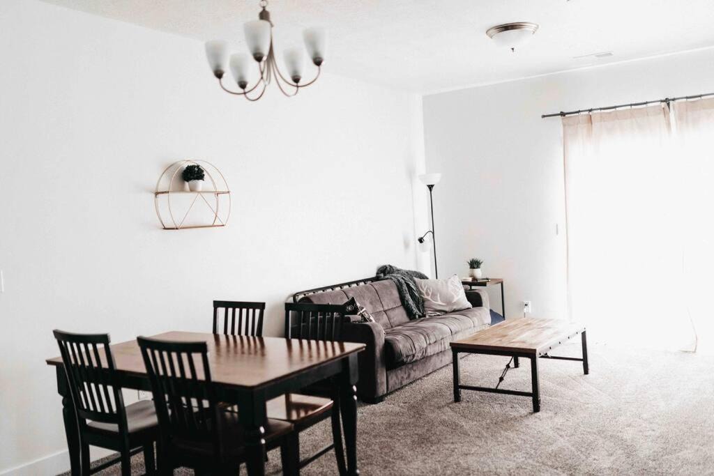 Photo of Livingroom in Logan