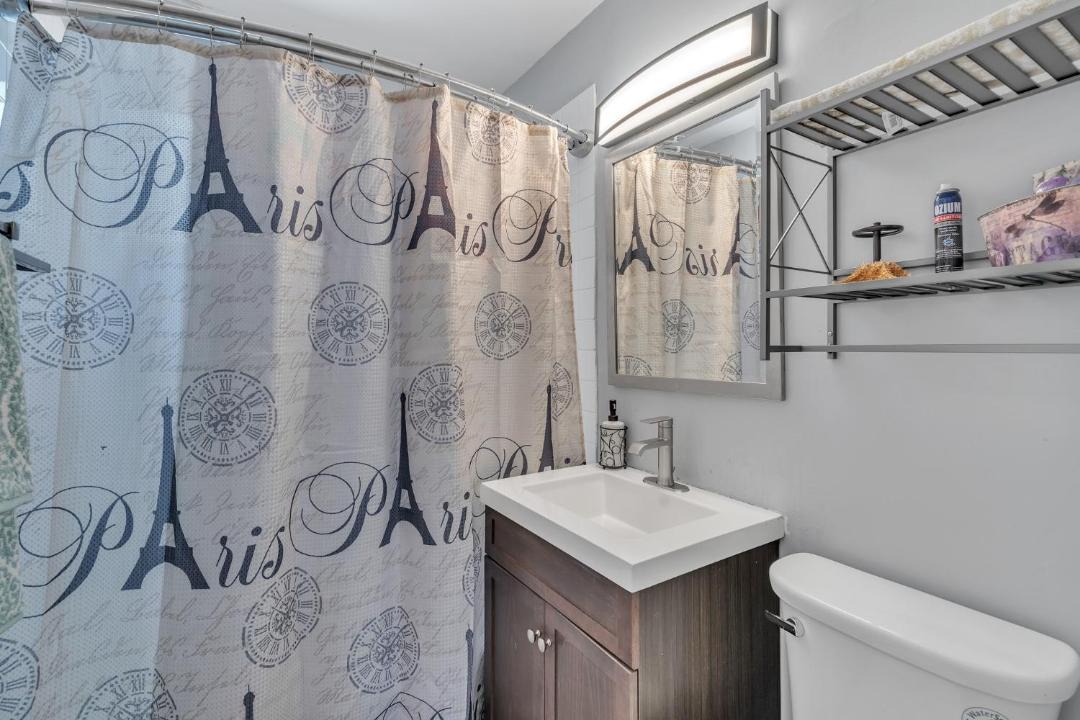 Photo of Bathroom in Gillespie Park