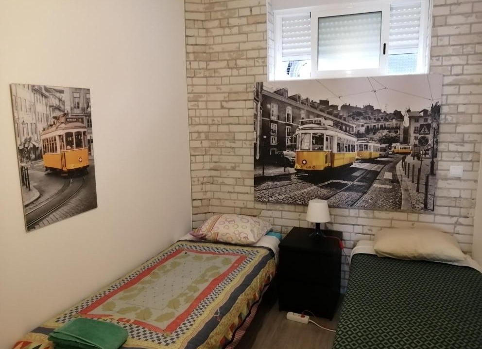 Photo of Bedroom in Alges