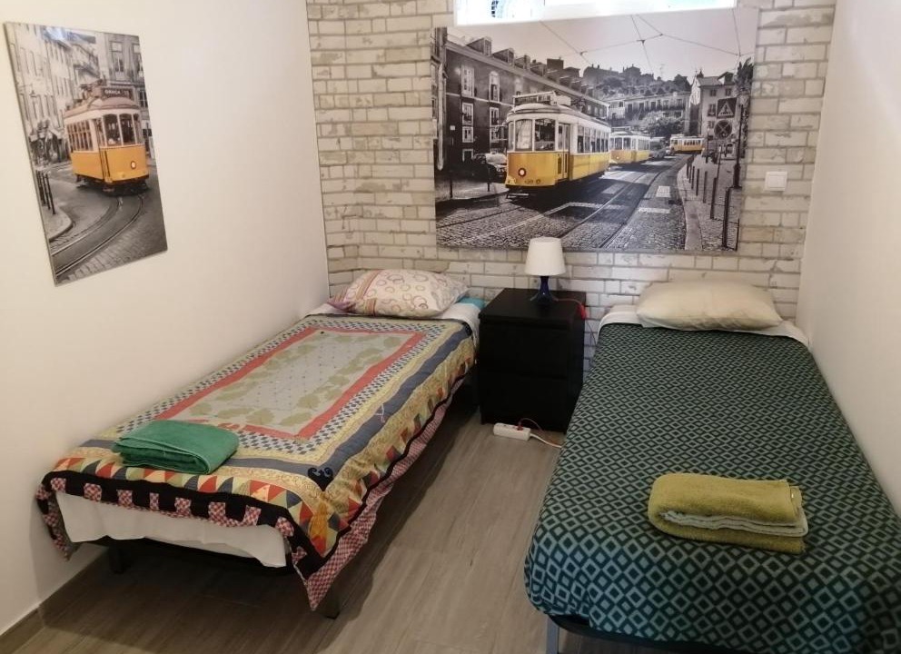 Photo of Bedroom in Alges