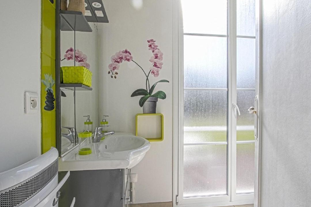 Photo of Bathroom in Sainte-Honorine-des-Pertes