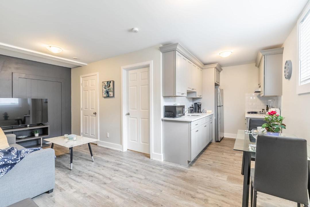 Photo of Livingroom in Central Hamilton