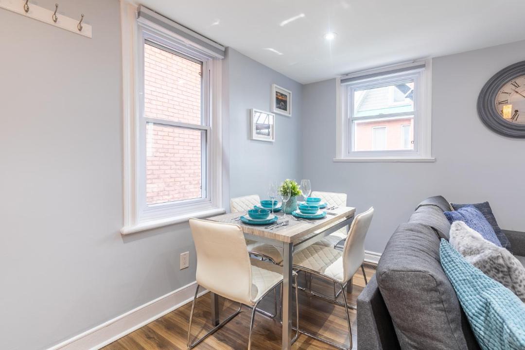 Photo of Livingroom in Centretown West