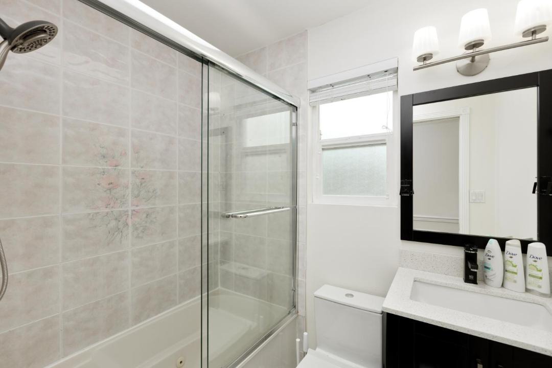 Photo of Bathroom in Renfrew-Collingwood