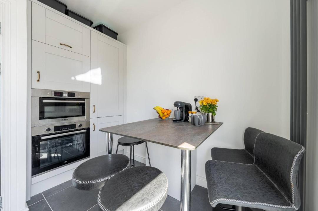 Photo of Livingroom in Southall Broadway
