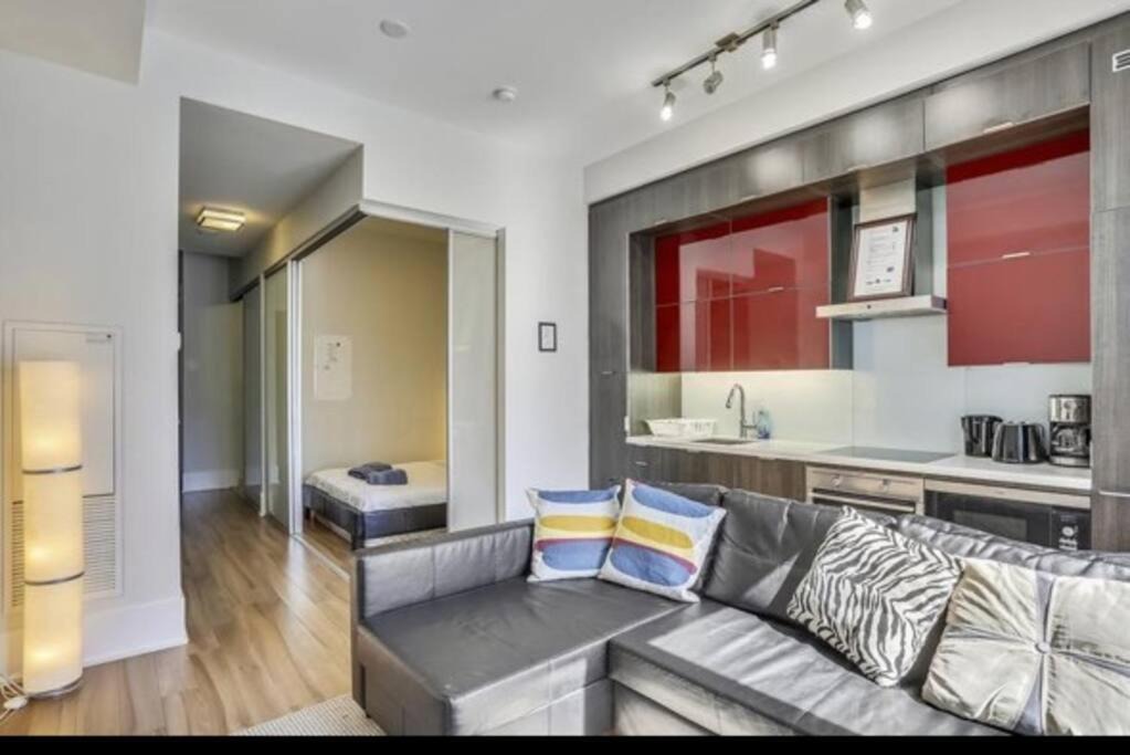Photo of Livingroom in Toronto Entertainment District