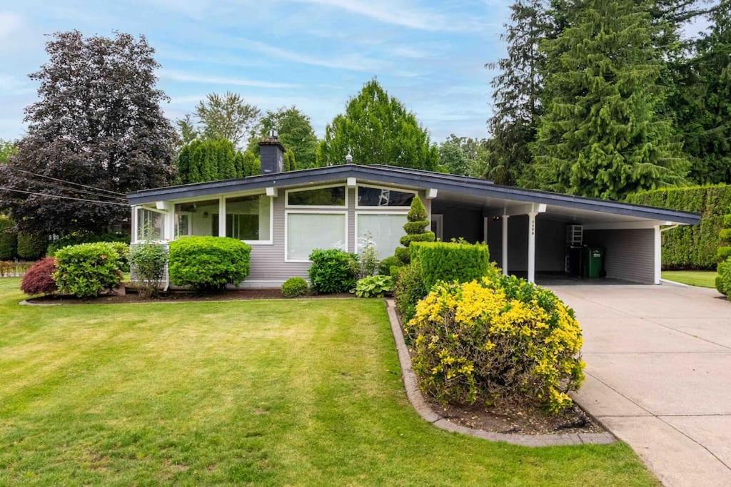 Photo of Buildings in Abbotsford
