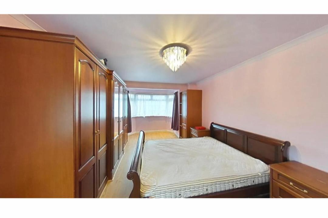 Photo of Bedroom in Langley Marish