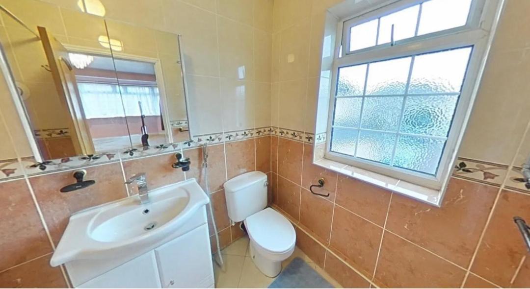 Photo of Bathroom in Langley Marish