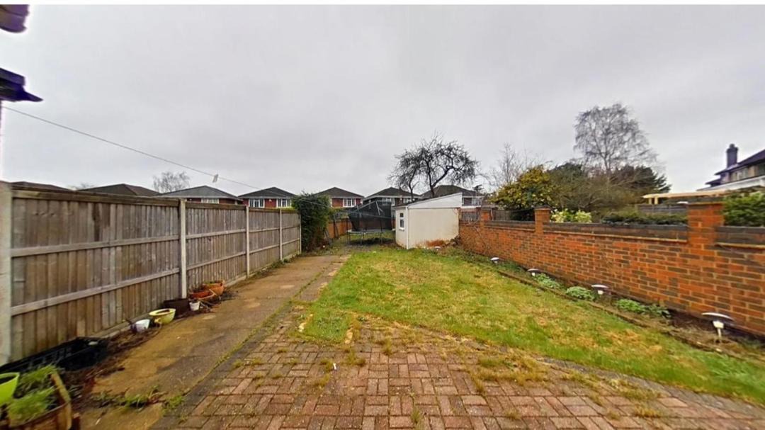Photo of Buildings in Langley Marish
