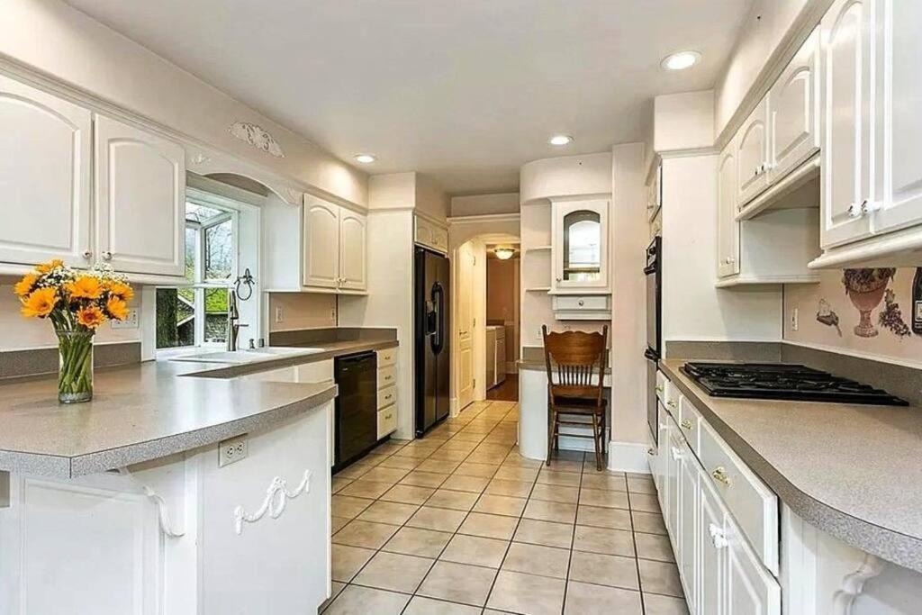 Photo of Kitchen in Gold Bar