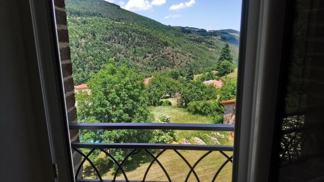Photo of Patio Balcony in Saint-Julien-Vocance