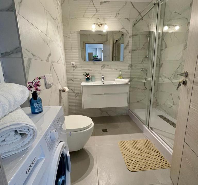 Photo of Bathroom in Mamaia-Sat