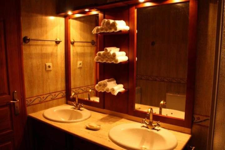 Photo of Bathroom in Sao Jorge de Selho