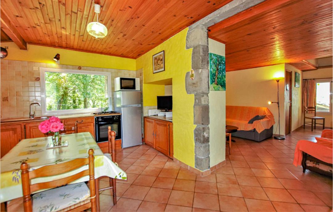 Photo of Kitchen in Saint-Etienne-de-Boulogne