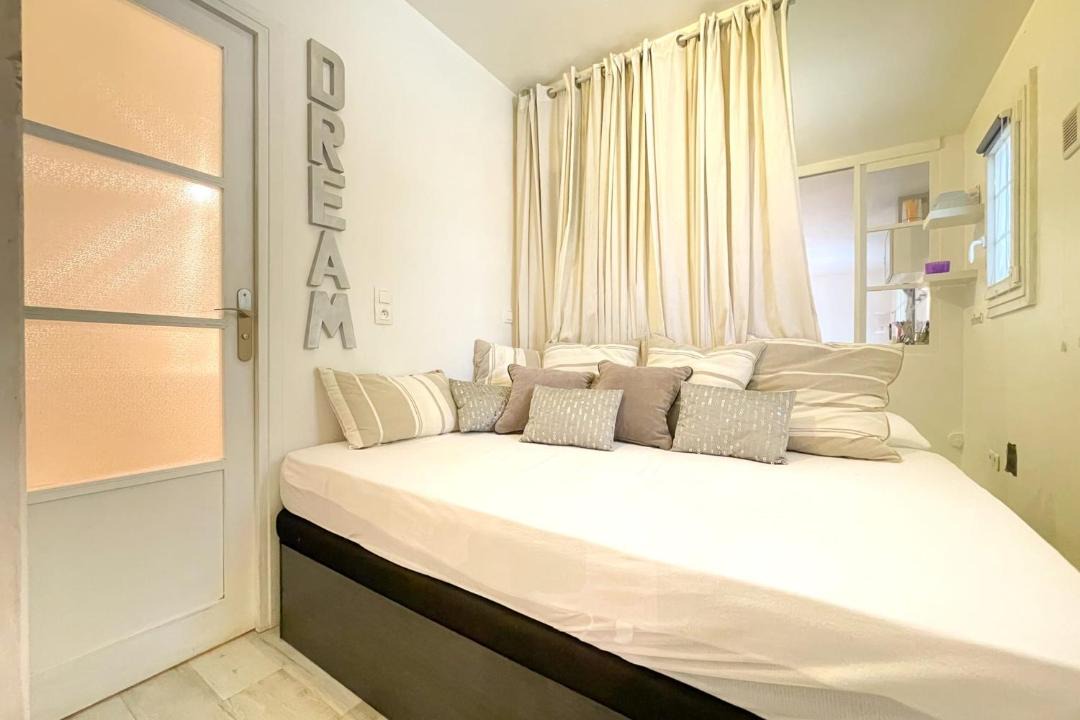 Photo of Bedroom in Saint-Aygulf