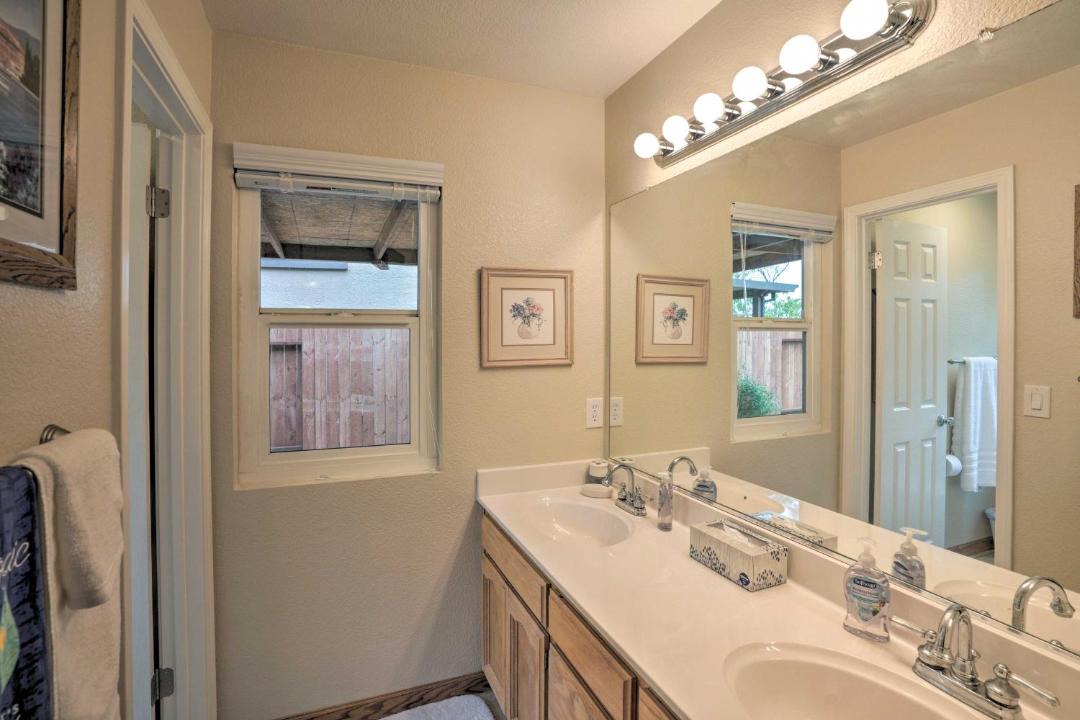 Photo of Bathroom in Elk Grove