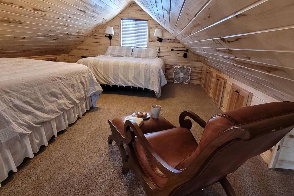 Photo of Bedroom in Orderville