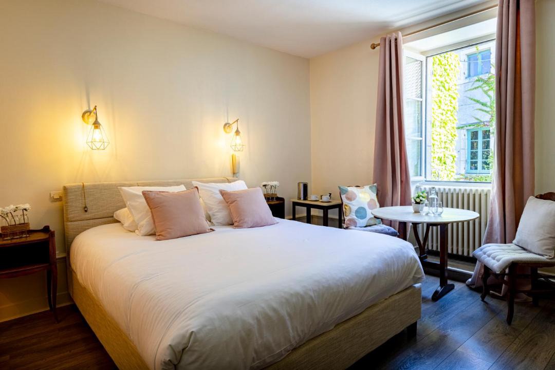 Photo of Bedroom in Saint-Seine-l'Abbaye