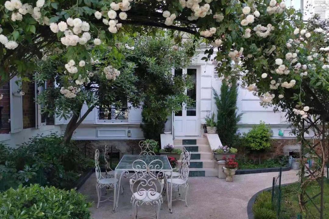 Photo of Others in Sevres