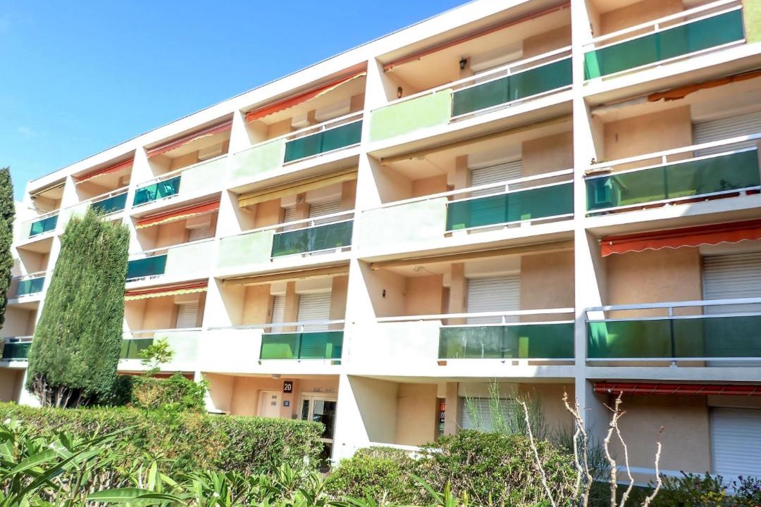 Photo of Buildings in La Faviere