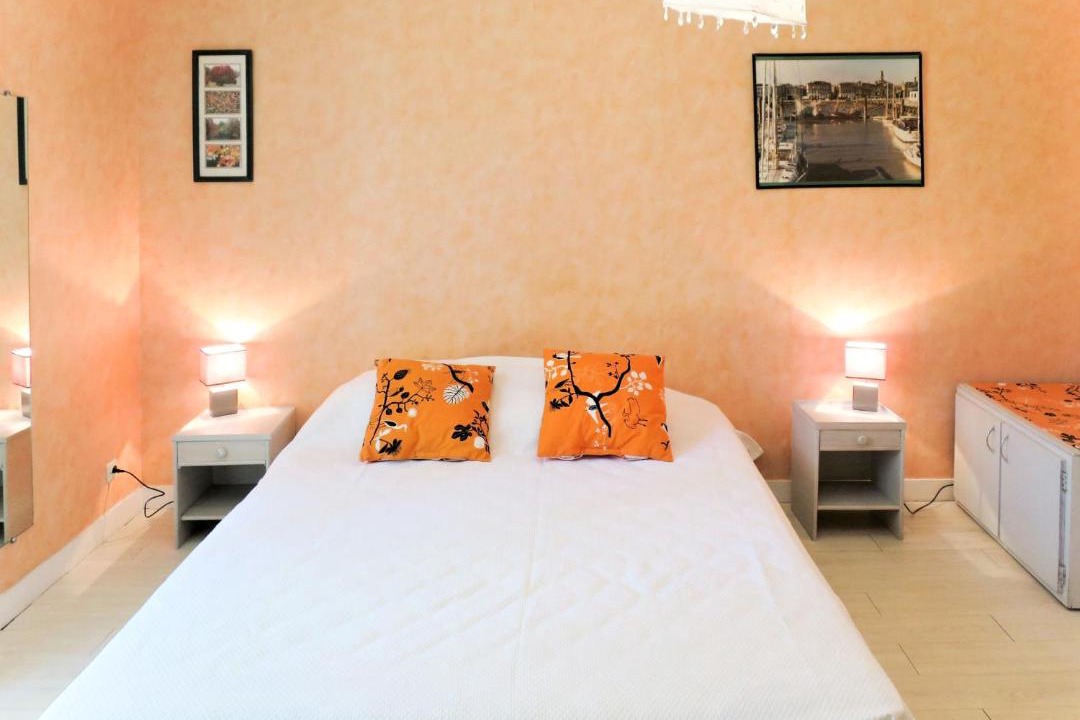 Photo of Bedroom in Saint-Laurent-de-Medoc