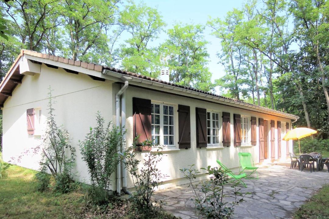 Photo of Buildings in Saint-Laurent-de-Medoc