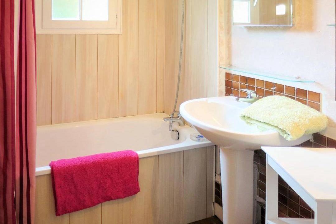 Photo of Bathroom in Saint-Laurent-de-Medoc
