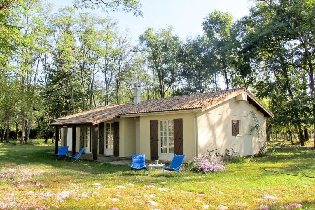 Photo of Buildings in Saint-Laurent-de-Medoc