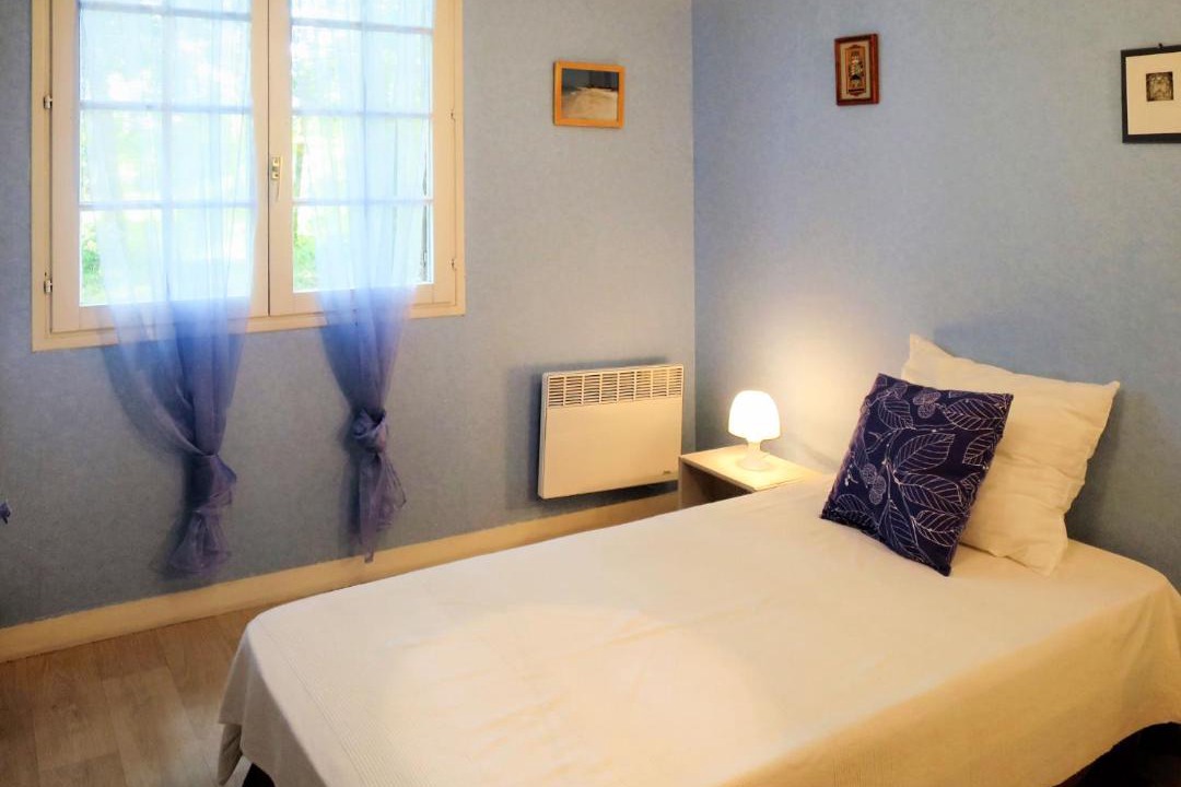 Photo of Bedroom in Saint-Laurent-de-Medoc