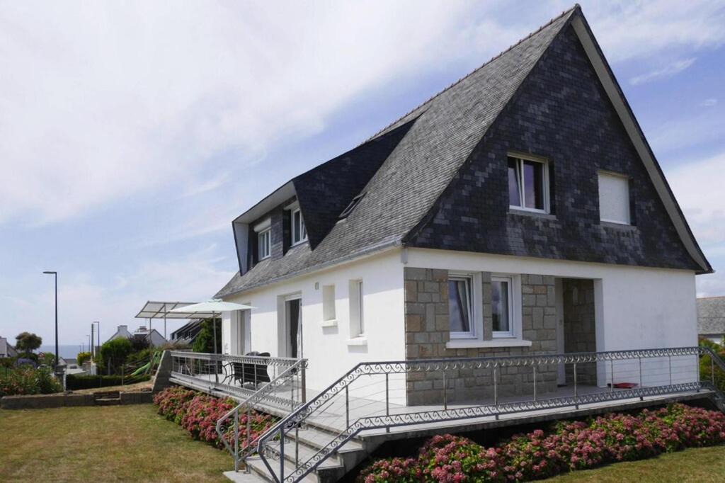 Photo of Buildings in Saint-Nic