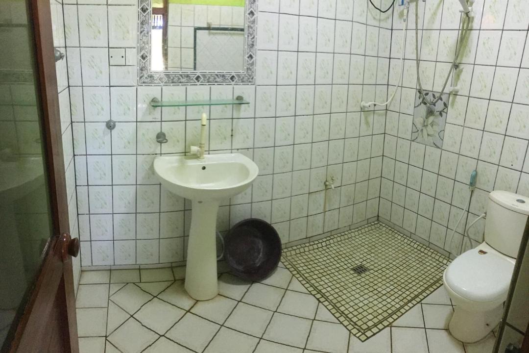 Photo of Bathroom in Kirinda
